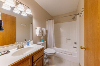 2BV Bathroom 6
