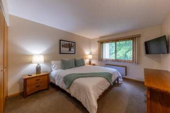 2BV King Bedroom 6