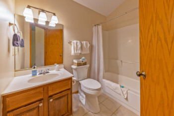 L Villa Full Bath 6