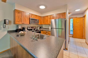 L Villa Kitchen 6