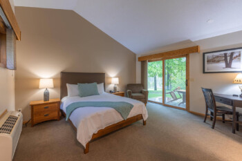 Queen Studio Villa 6